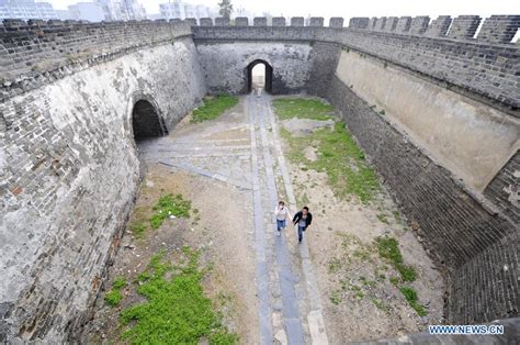  Die Xiangyang Steinbrücke: Ein historisches Wunderwerk voller mystischer Geschichten!