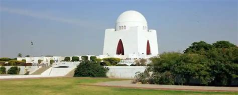 Der Mazar-e-Quaid: Eine imposante Grabstätte und Symbol pakistanischer Einheit!