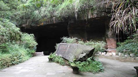 Die Wangwu Shan Grotten – Ein Blick in die Vergangenheit und ein spiritueller Zufluchtsort!